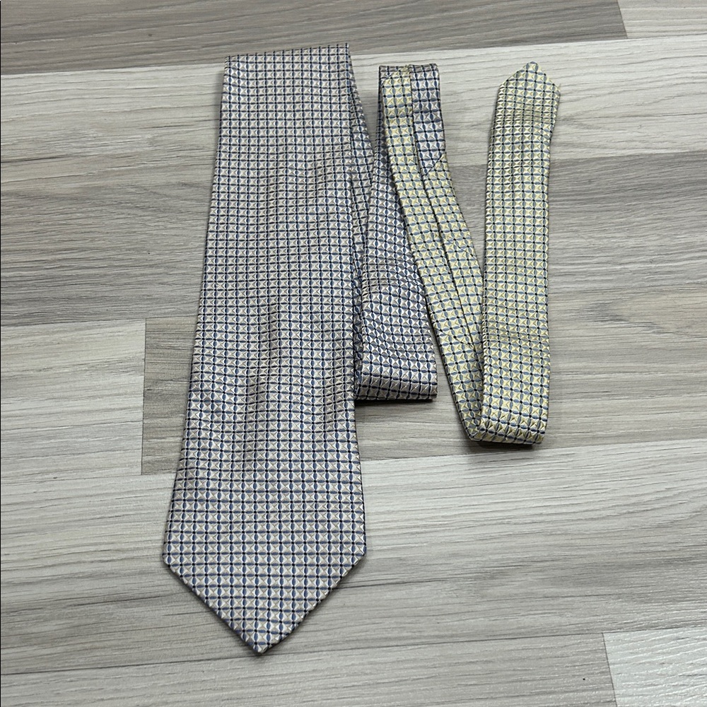 Tommy Hilfiger Men’s Blue Cream Yellow Checkered Tie Silk Business Office Career